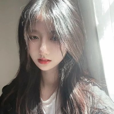 内心强大的美女白川